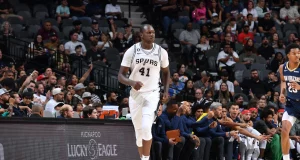 Gorgui Dieng on the court for the Spurs